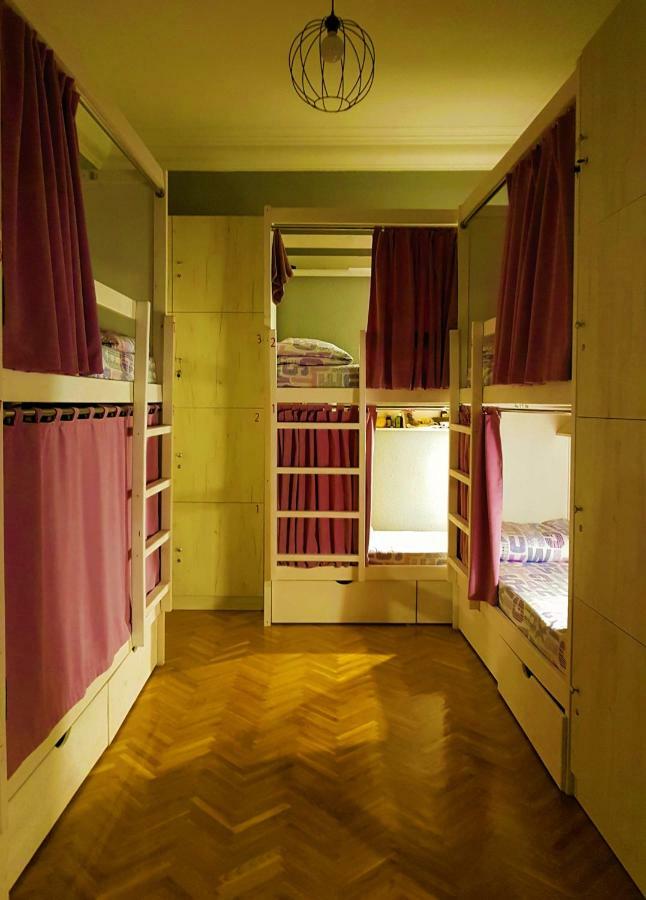 Булгакоff Hostel Kiev Ngoại thất bức ảnh