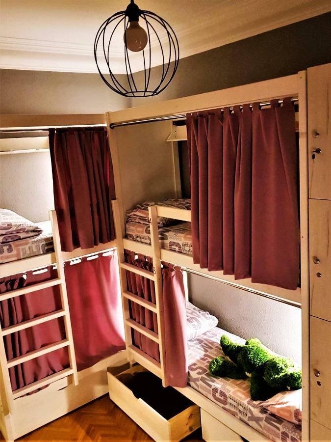 Булгакоff Hostel Kiev Ngoại thất bức ảnh