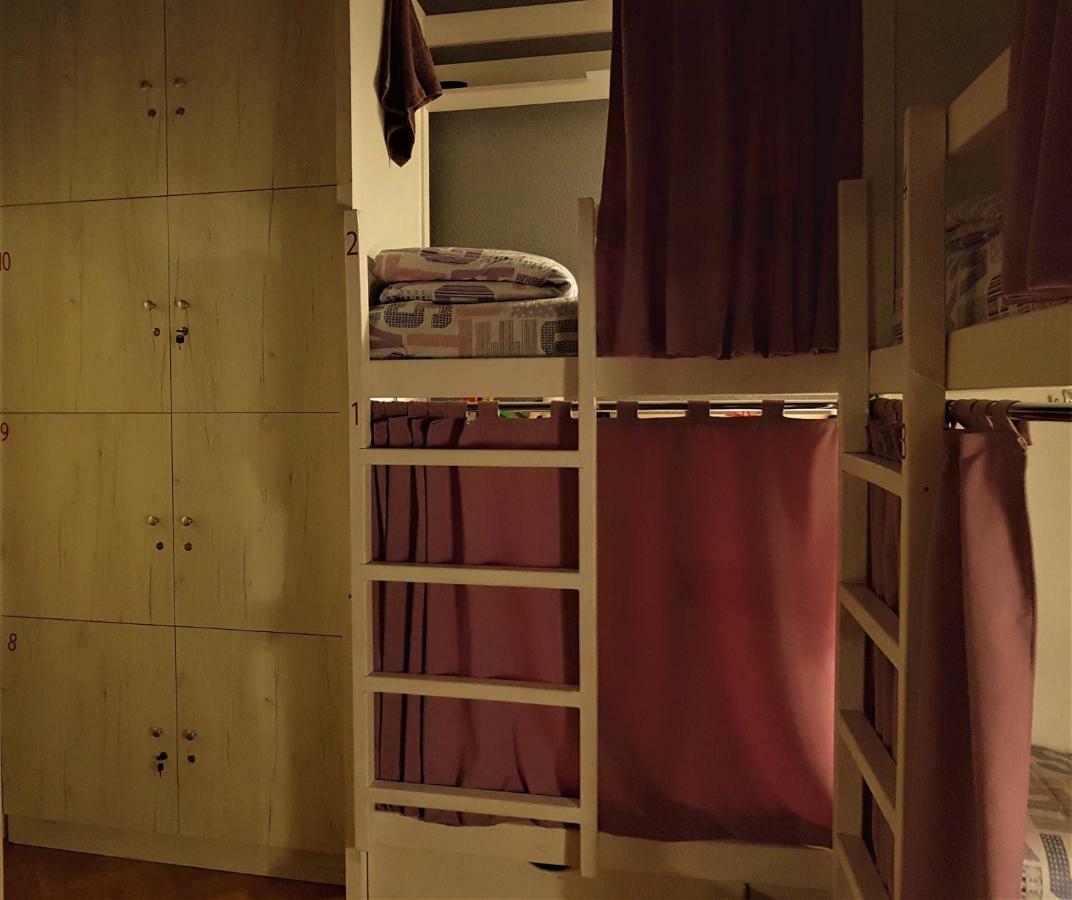 Булгакоff Hostel Kiev Ngoại thất bức ảnh