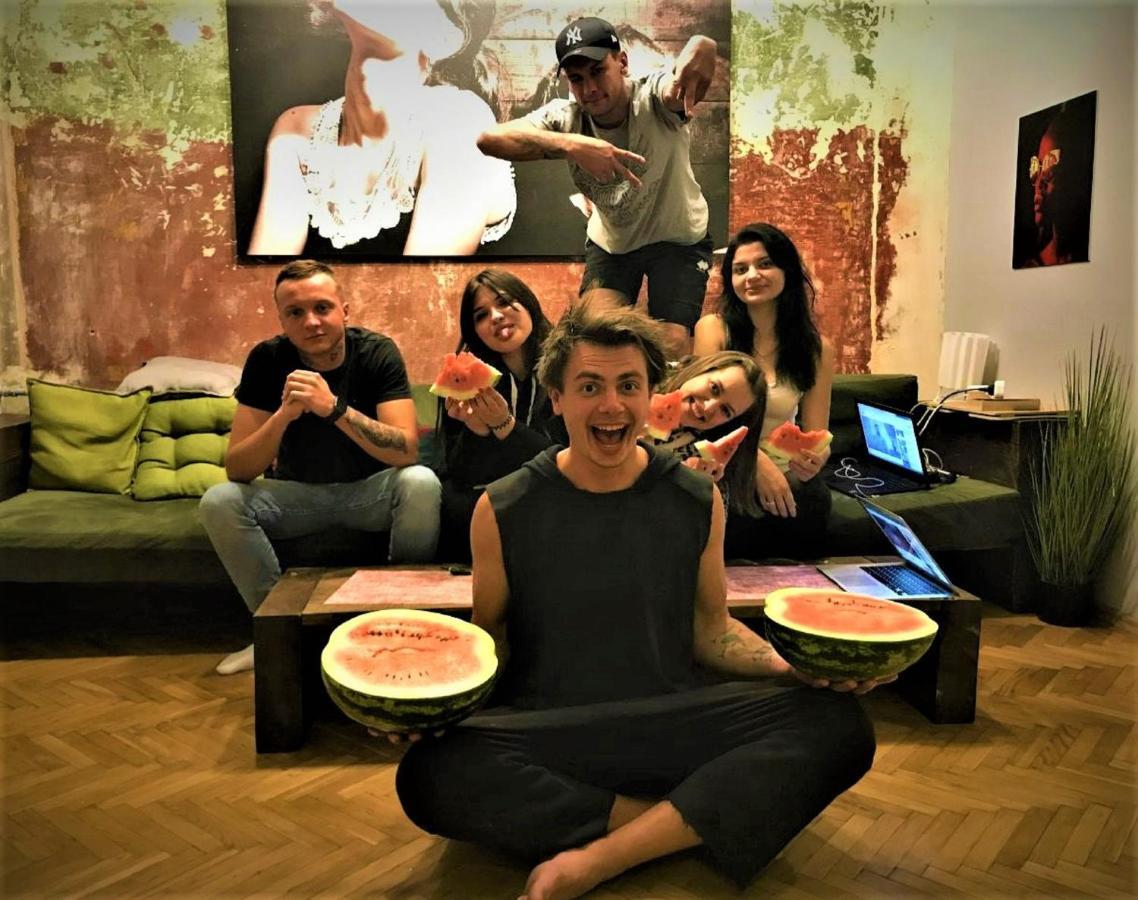 Булгакоff Hostel Kiev Ngoại thất bức ảnh